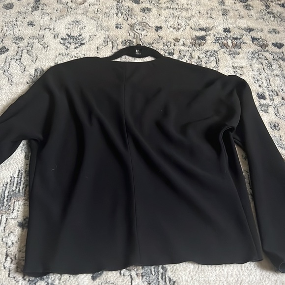 Aritzia Black cropped blouse - Picture 3 of 3